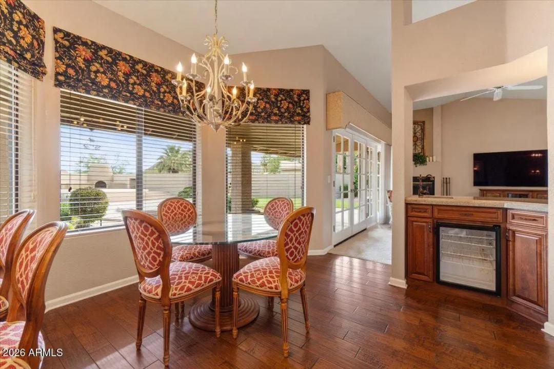 Real Estate Picture 15