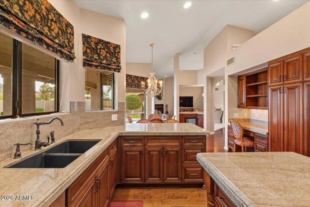 Real Estate Picture 17
