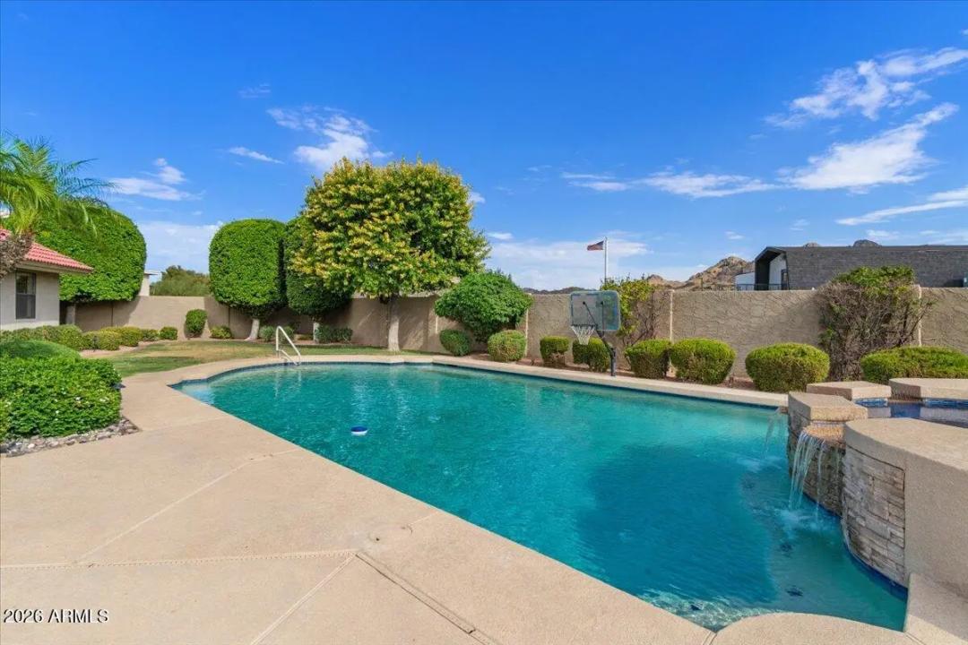Real Estate Picture 33