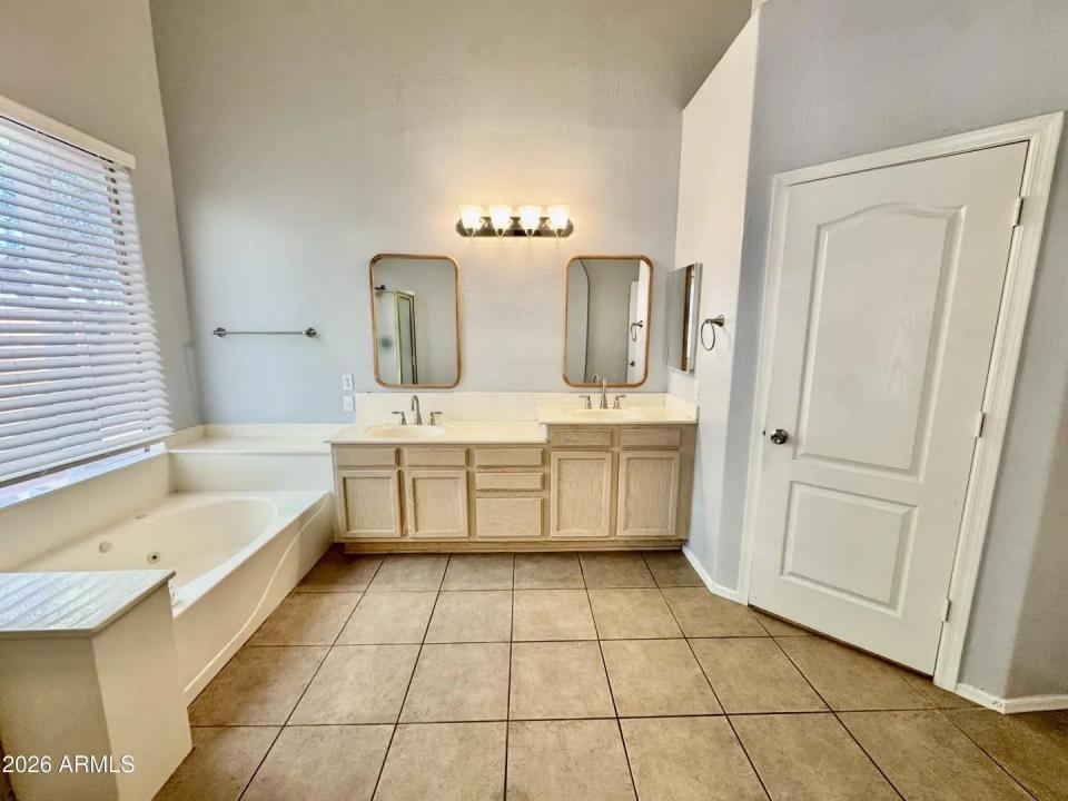 Real Estate Picture 10