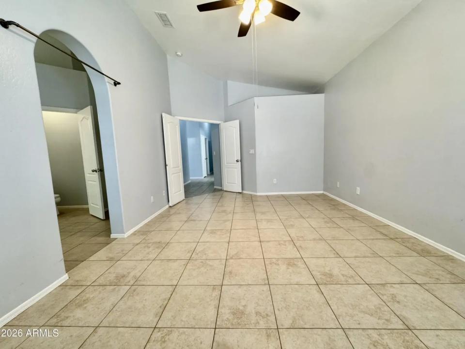 Real Estate Picture 9