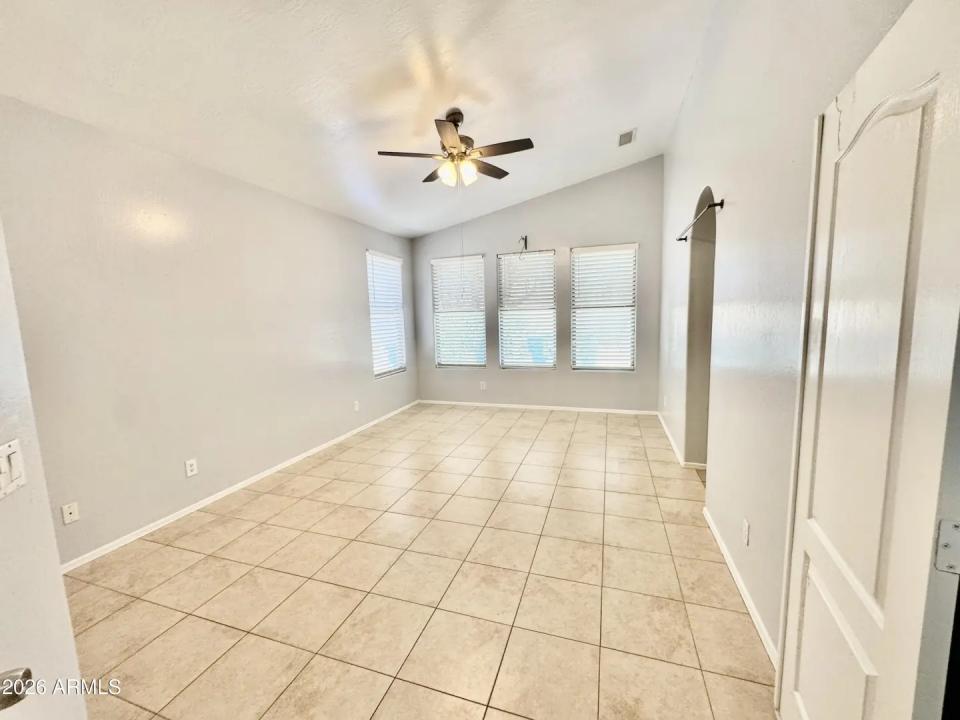 Real Estate Picture 8