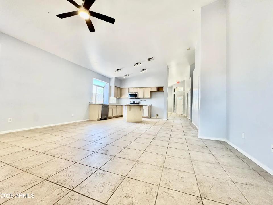 Real Estate Picture 5
