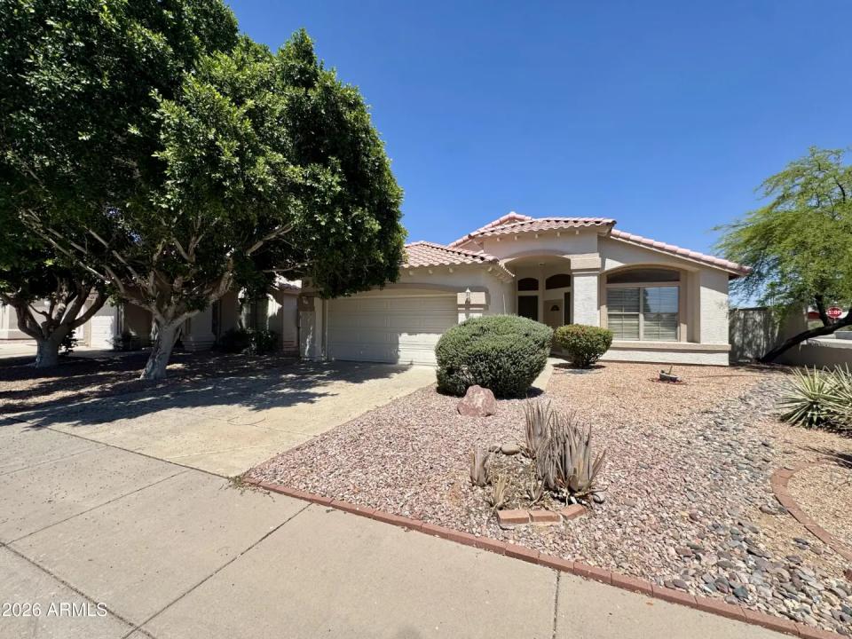Real Estate Picture 3