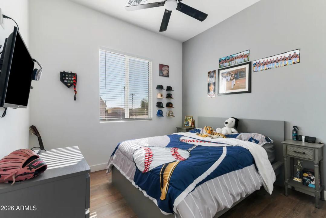 Real Estate Picture 22