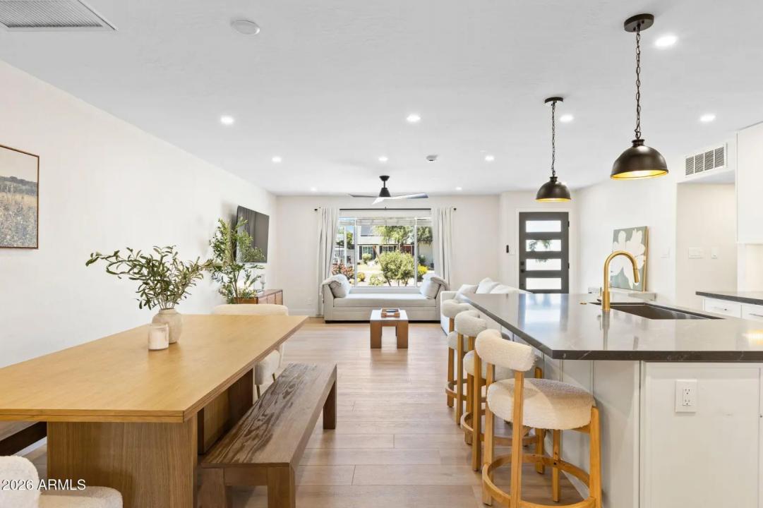 Real Estate Picture 7