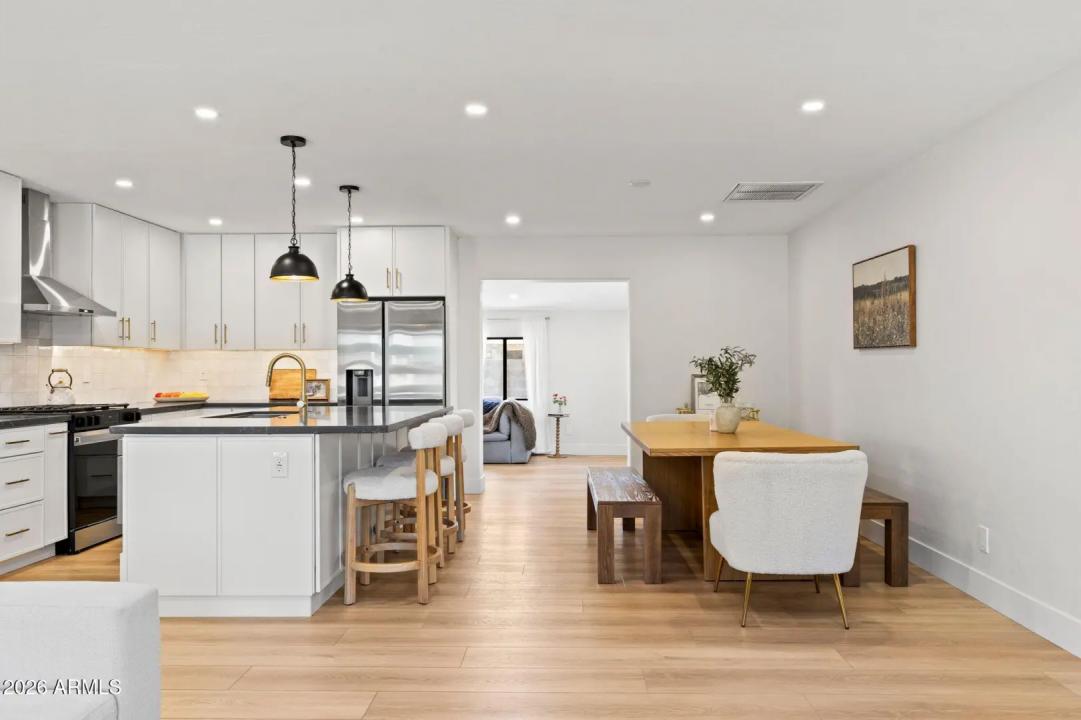 Real Estate Picture 8