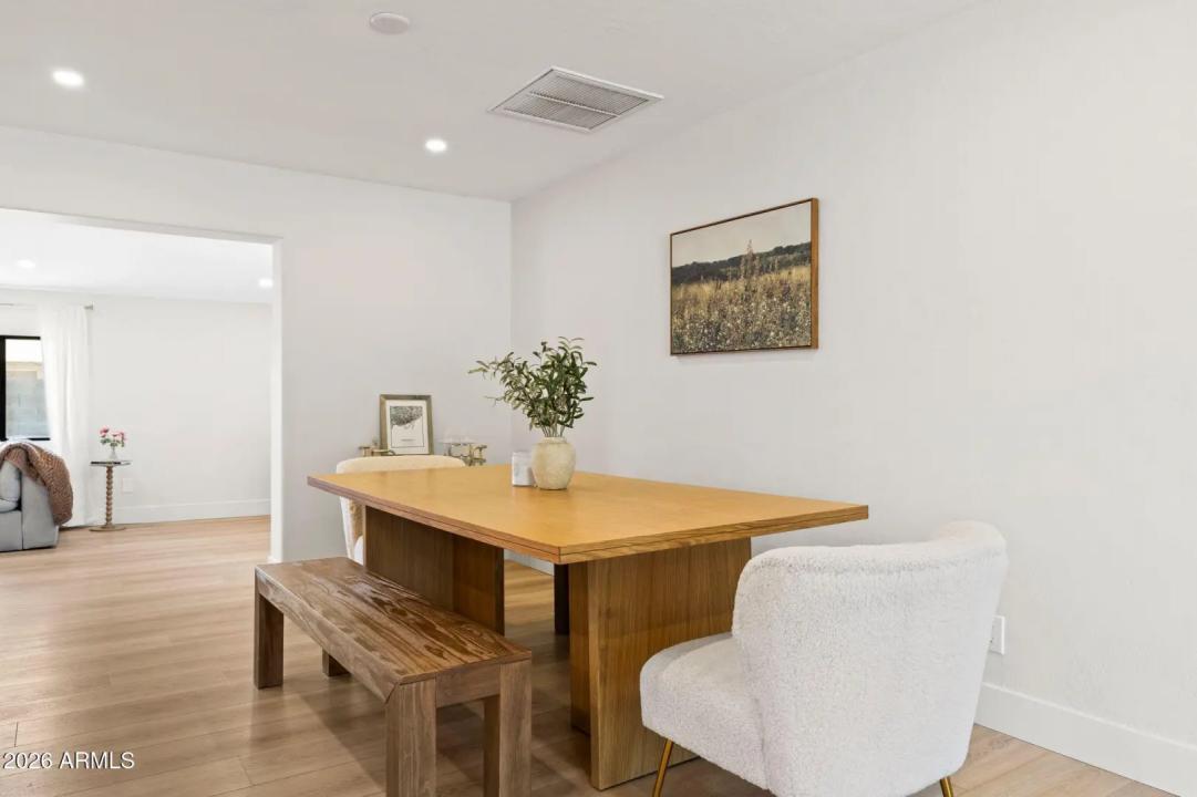 Real Estate Picture 9