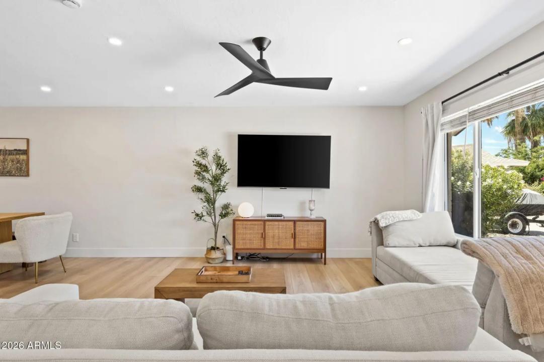Real Estate Picture 13