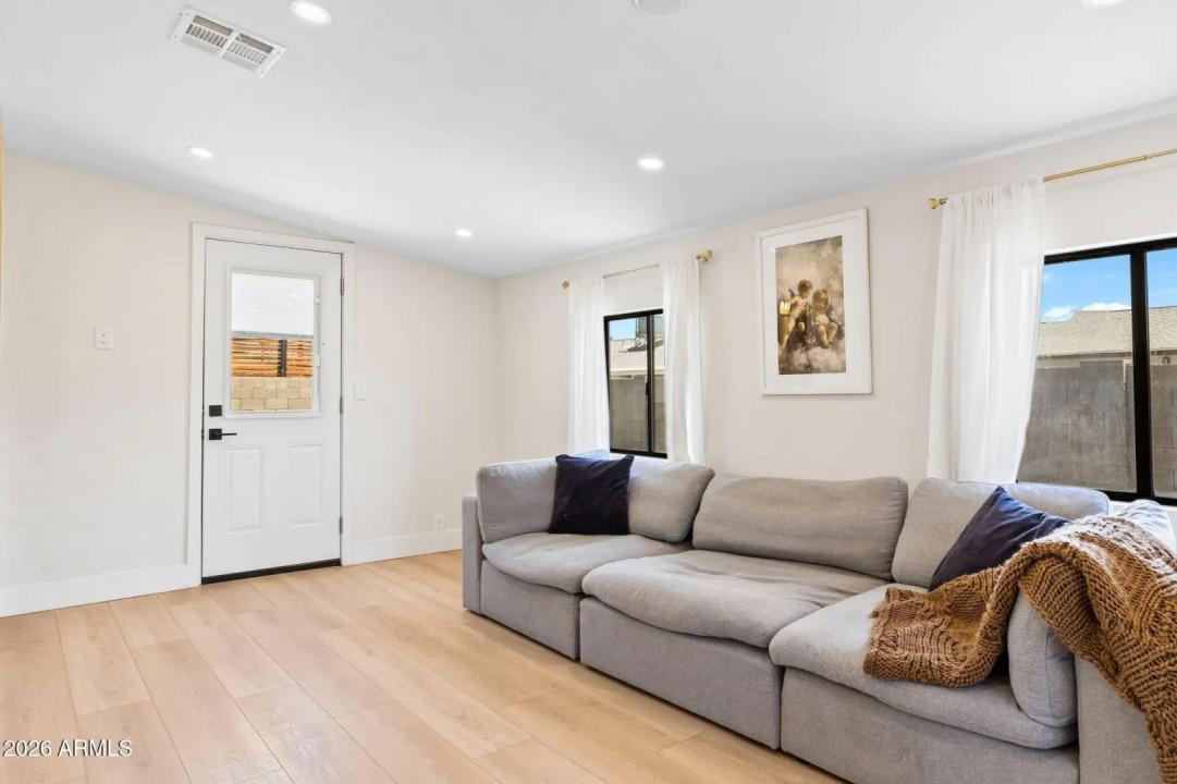 Real Estate Picture 26