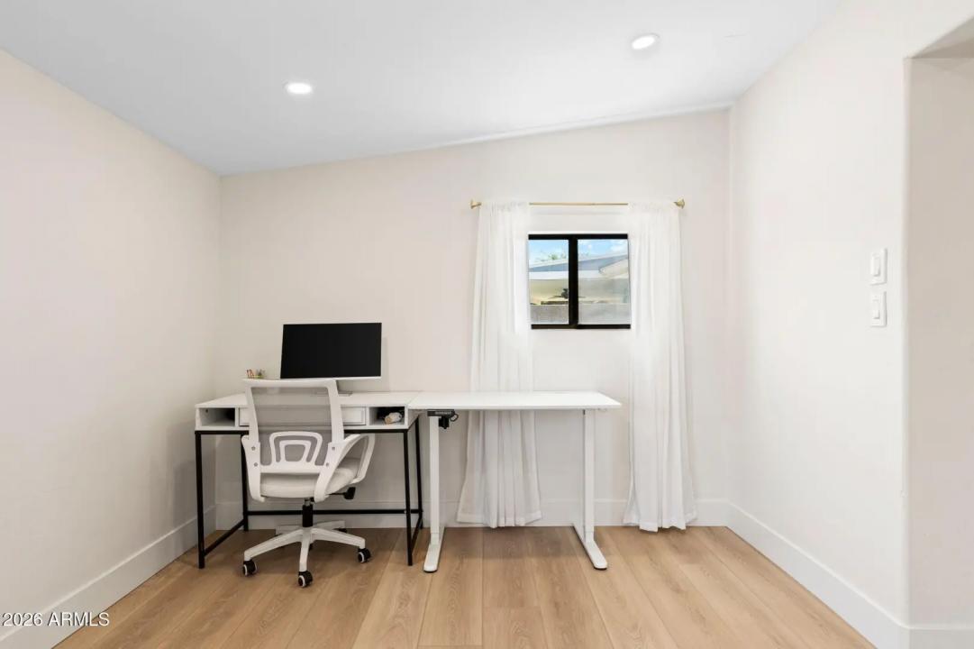 Real Estate Picture 28