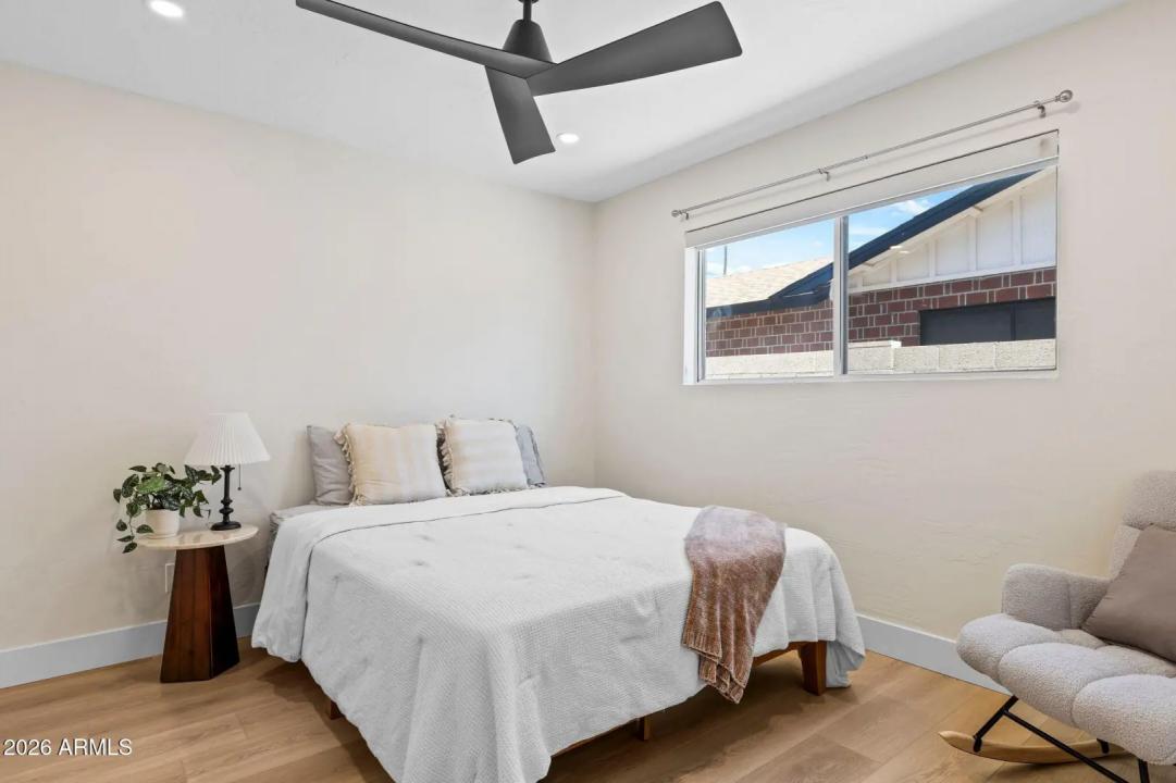 Real Estate Picture 20