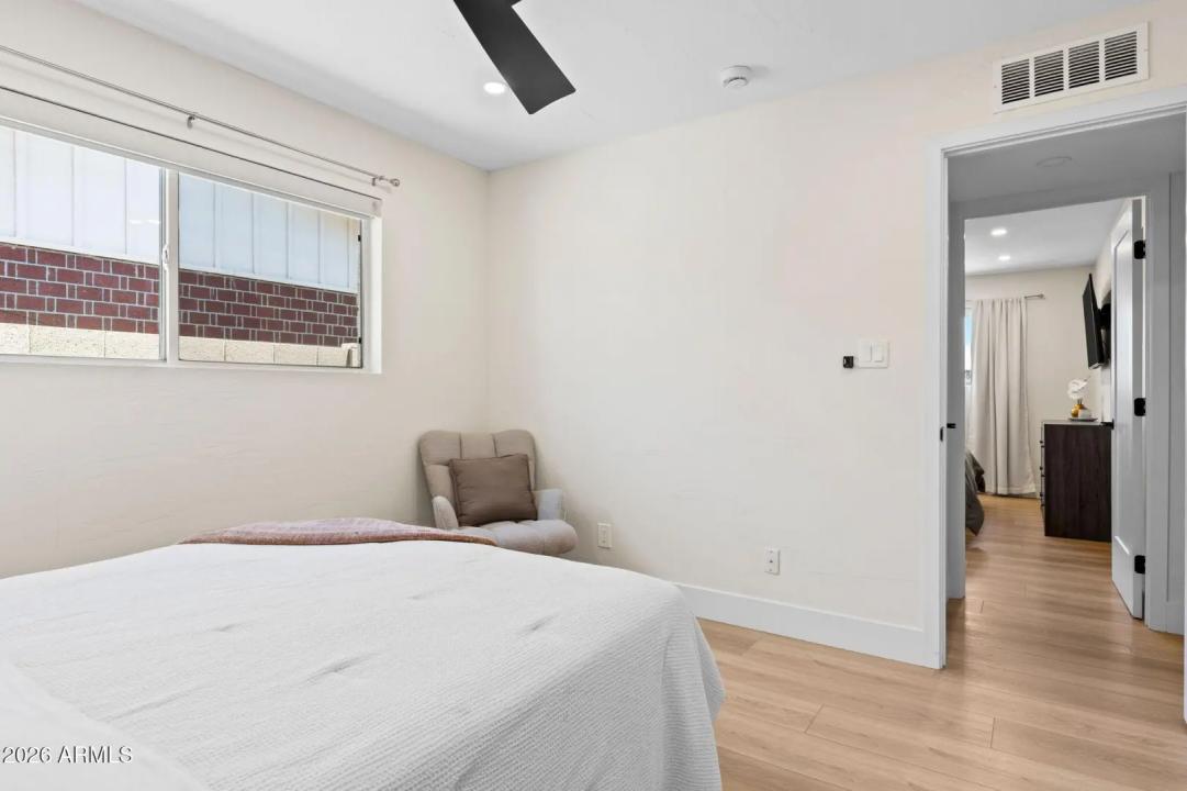 Real Estate Picture 21