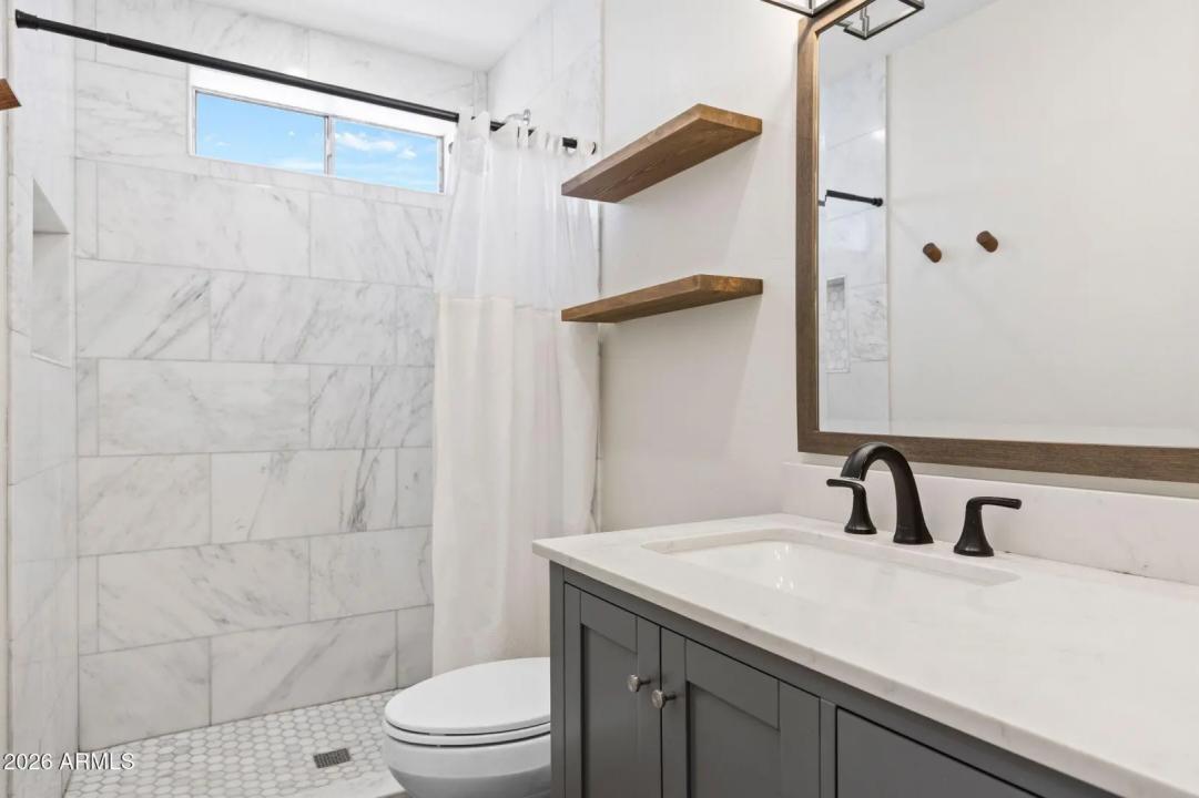 Real Estate Picture 22