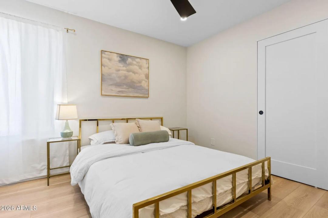 Real Estate Picture 24