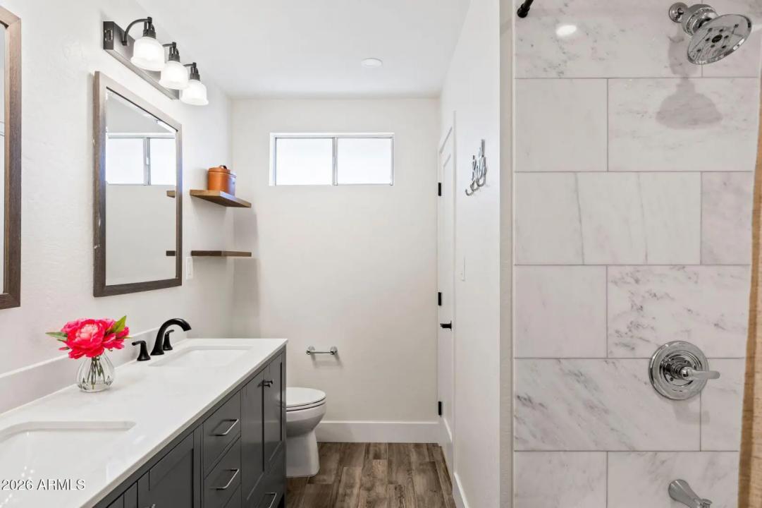 Real Estate Picture 18