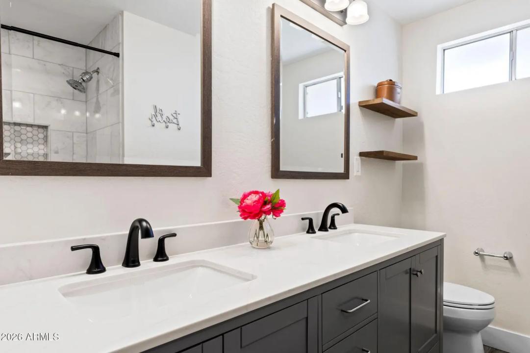 Real Estate Picture 17