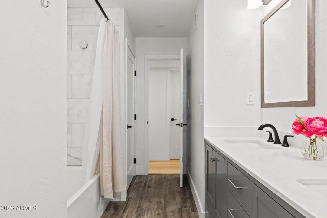 Real Estate Picture 19