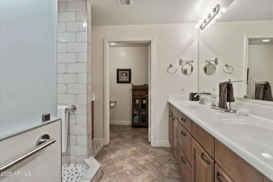 Real Estate Picture 15