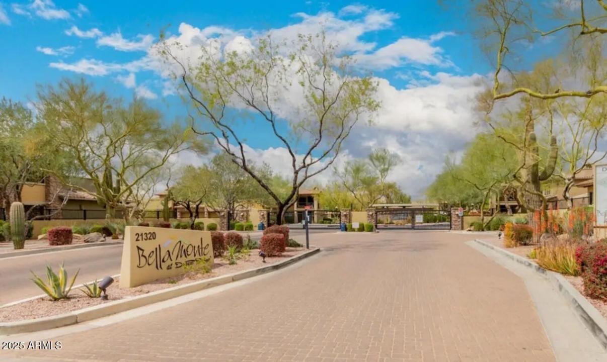 Real Estate Picture 25