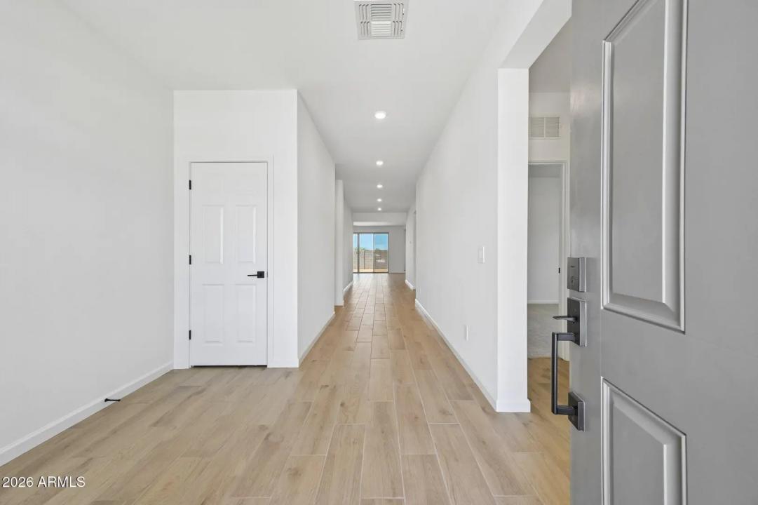 Real Estate Picture 6