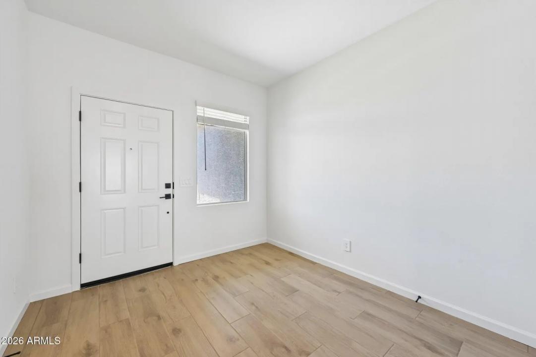 Real Estate Picture 7