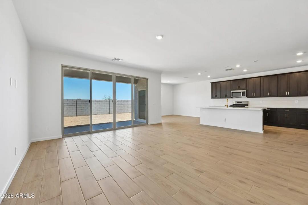 Real Estate Picture 10