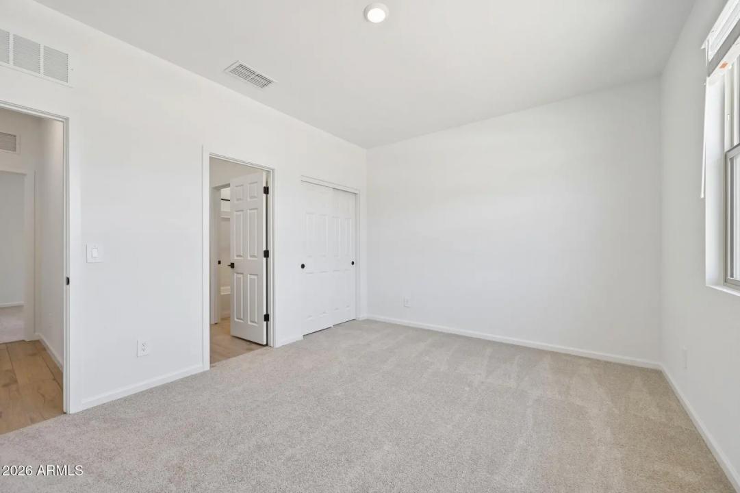 Real Estate Picture 23