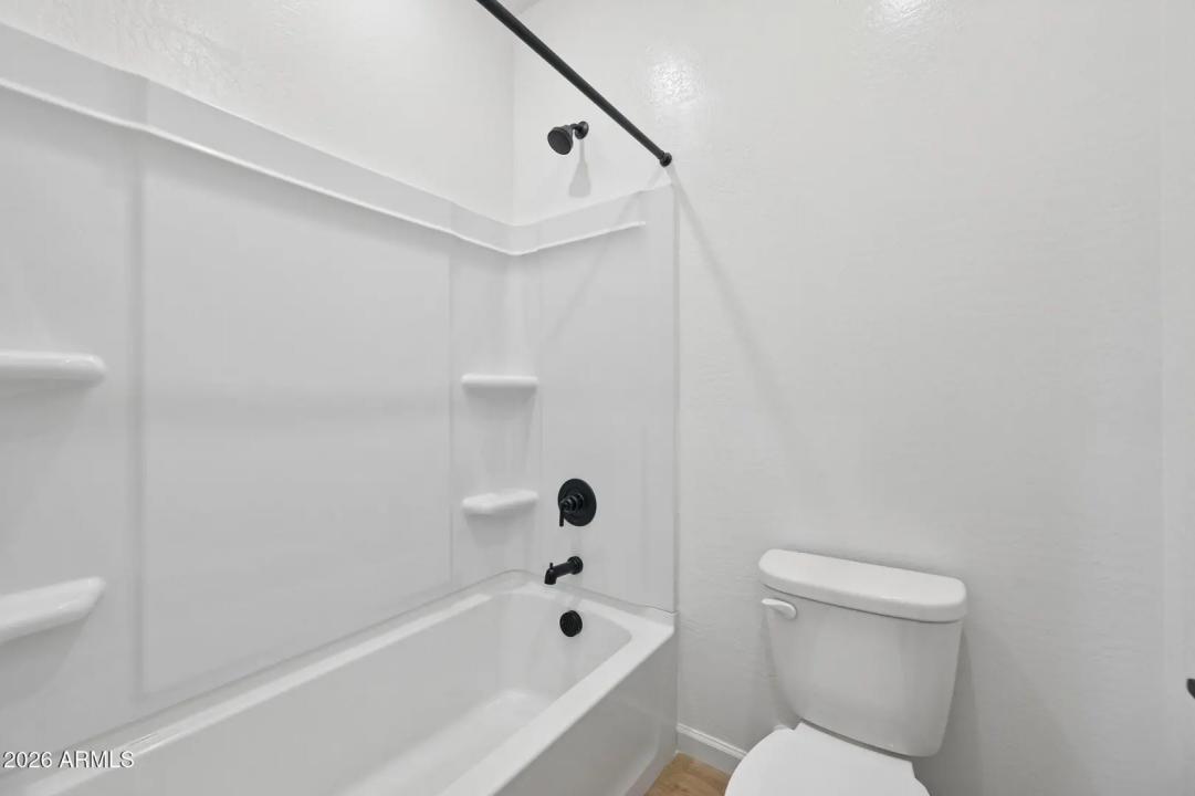 Real Estate Picture 25