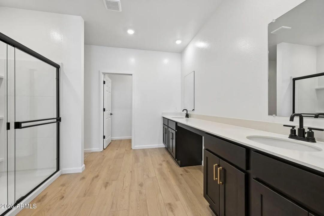 Real Estate Picture 32