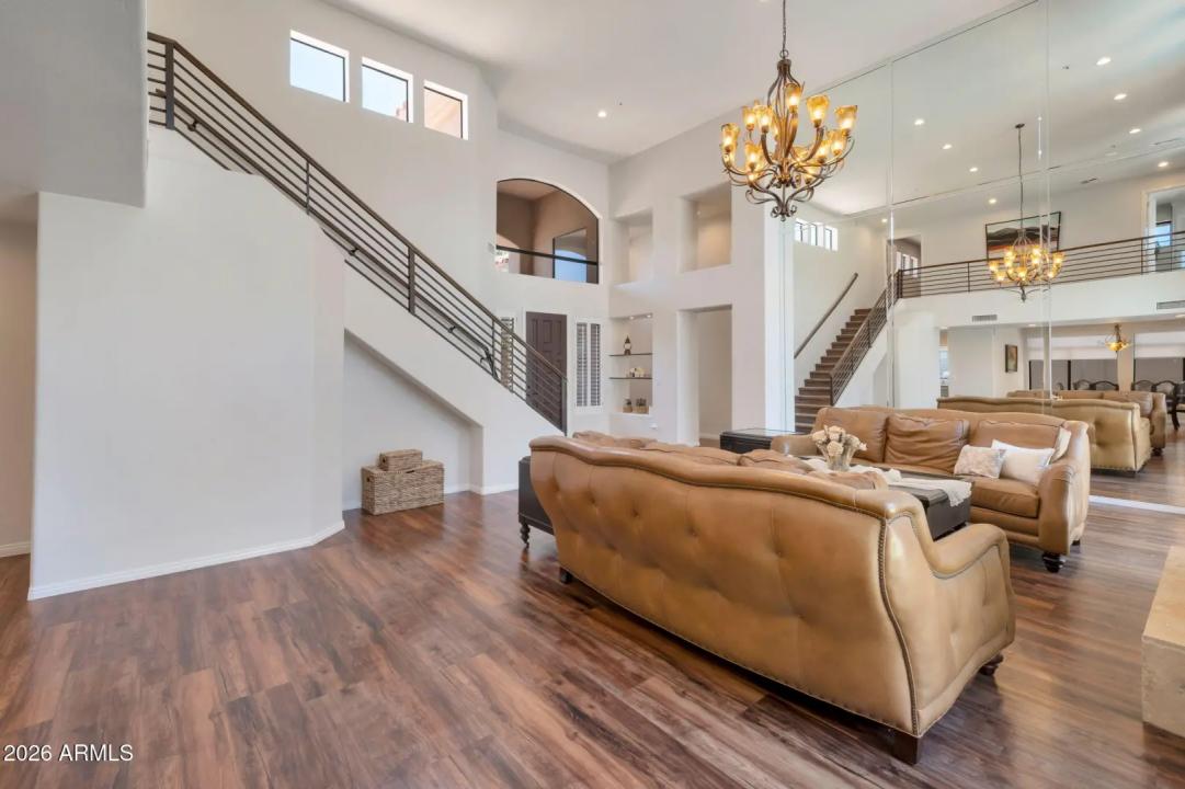 Real Estate Picture 18