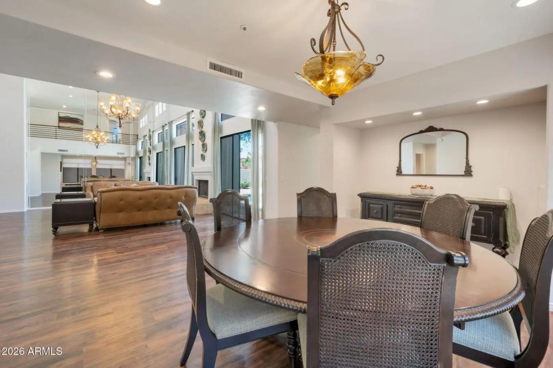 Real Estate Picture 8
