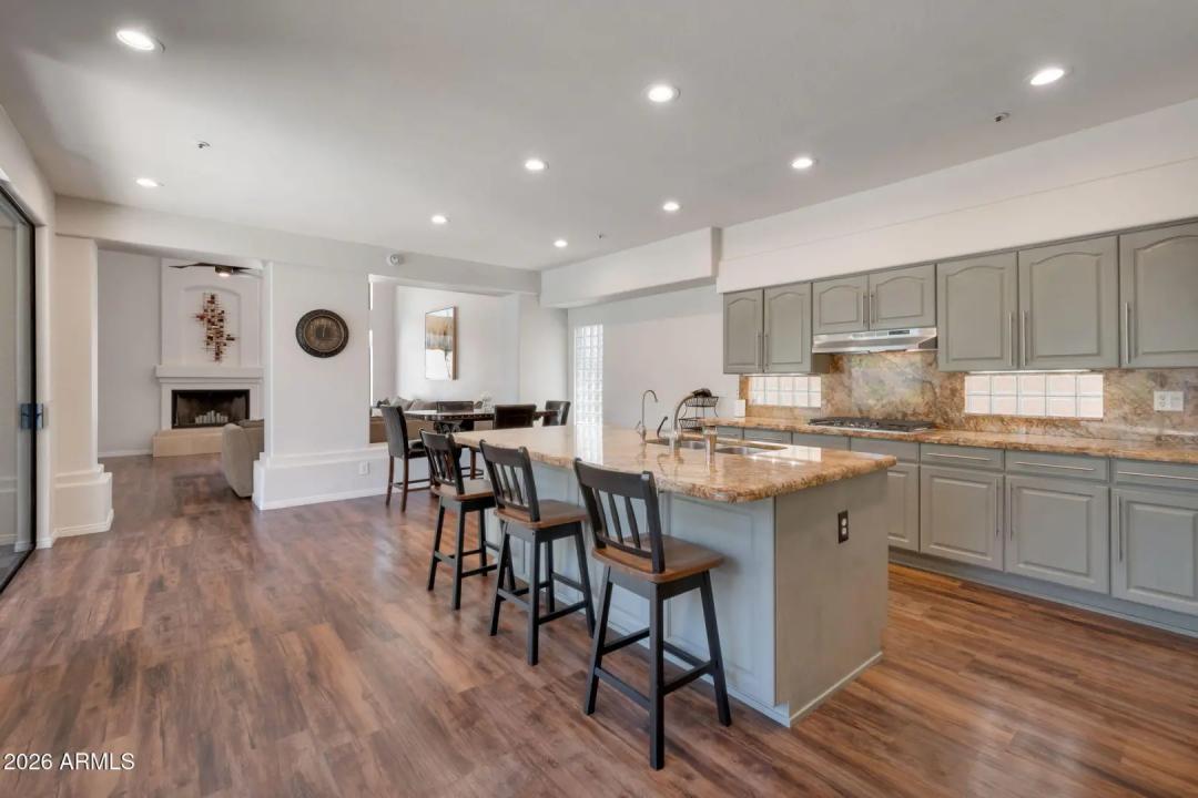 Real Estate Picture 9