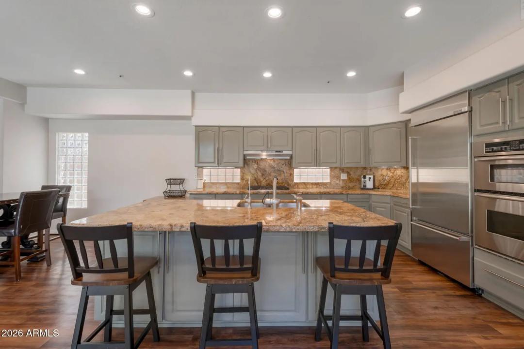 Real Estate Picture 10