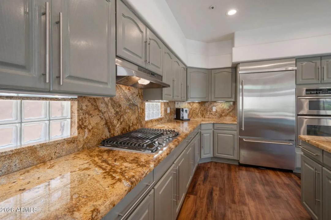 Real Estate Picture 11