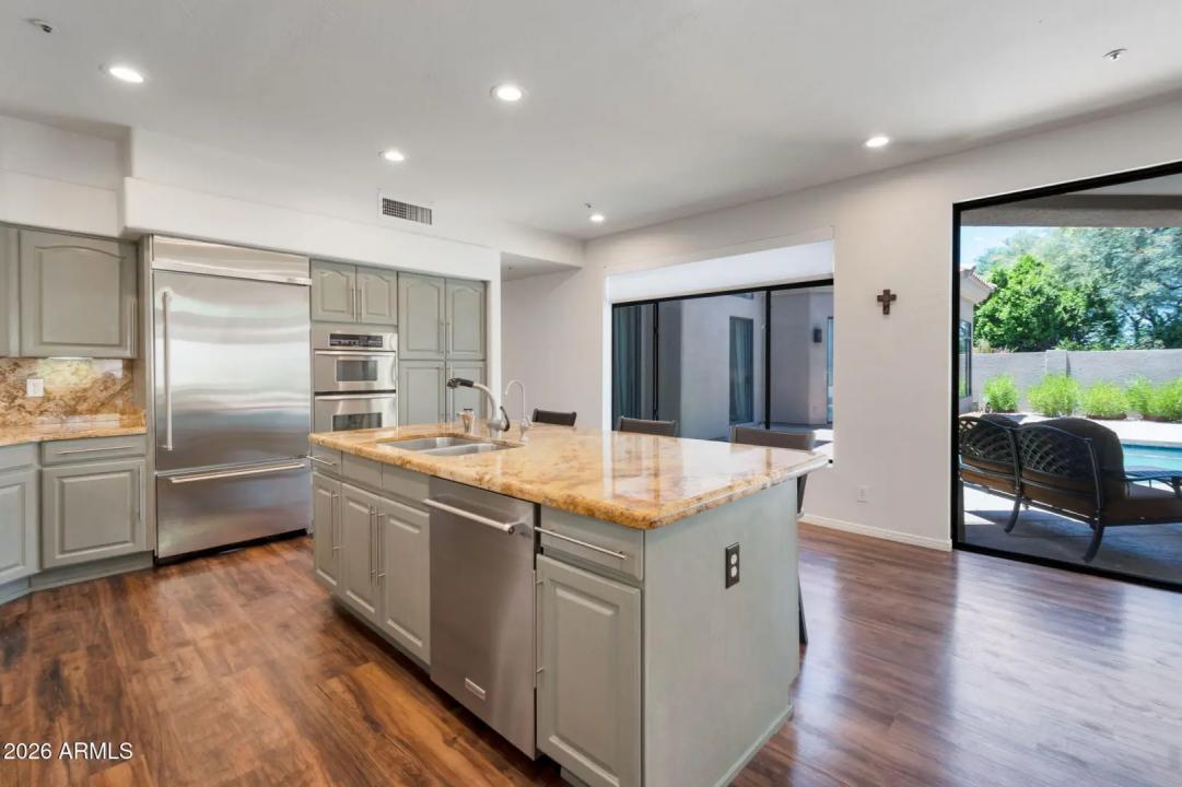 Real Estate Picture 13