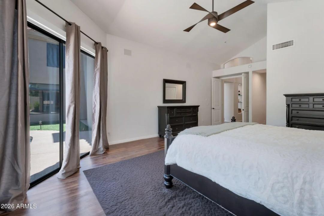 Real Estate Picture 22