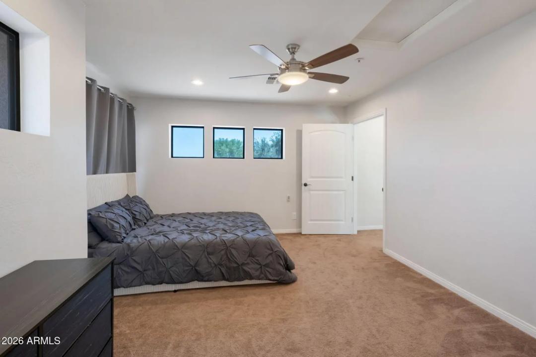 Real Estate Picture 32