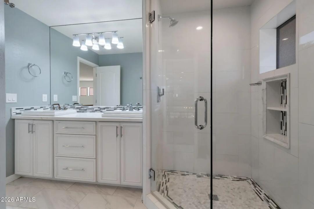 Real Estate Picture 33