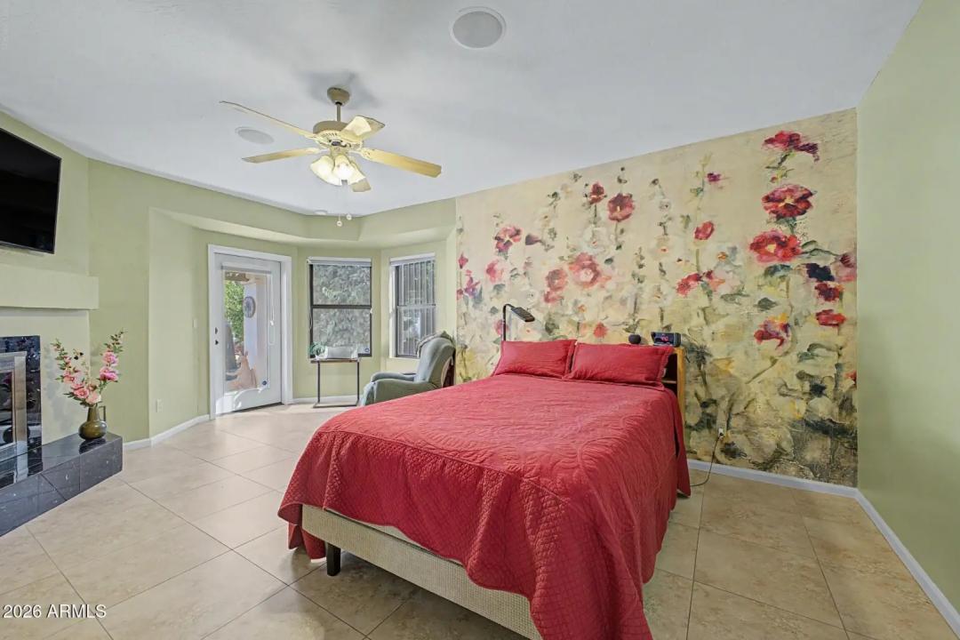 Real Estate Picture 17