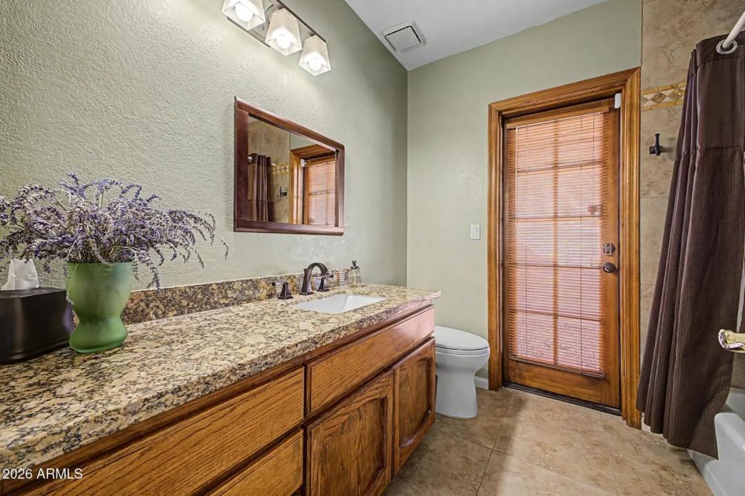 Real Estate Picture 22