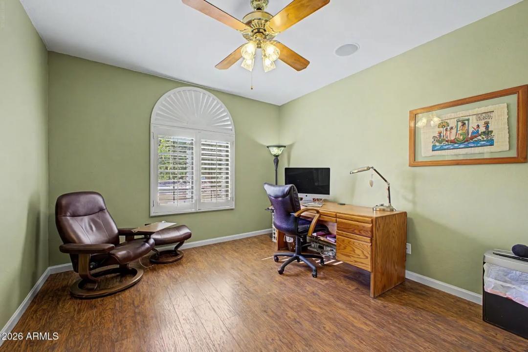 Real Estate Picture 23