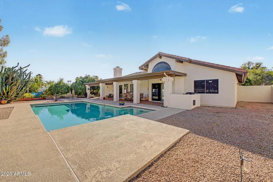 Real Estate Picture 9