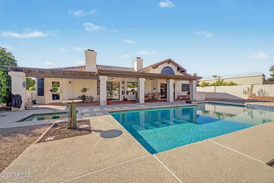 Real Estate Picture 7