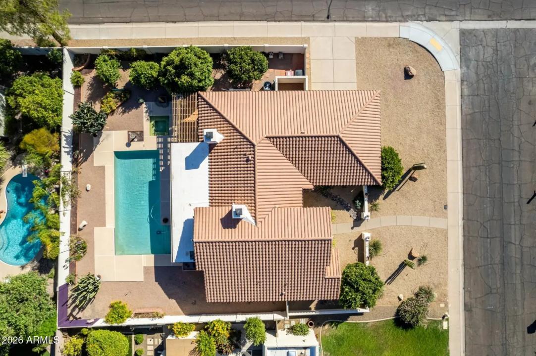 Real Estate Picture 3