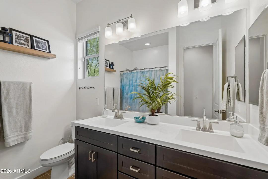 Real Estate Picture 15
