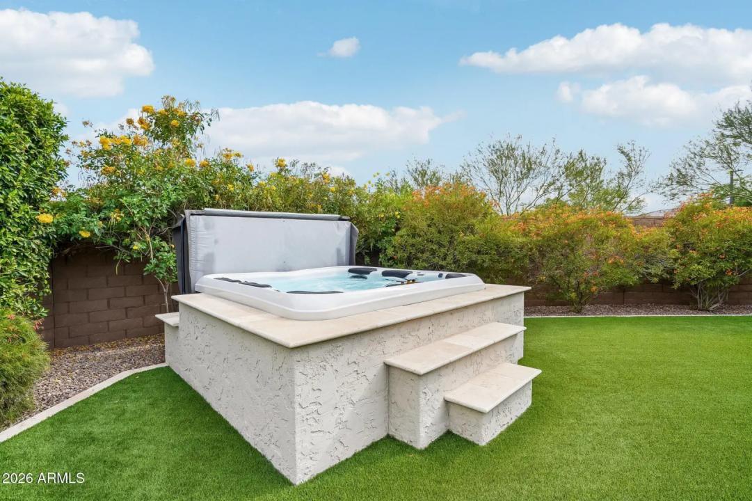 Real Estate Picture 22