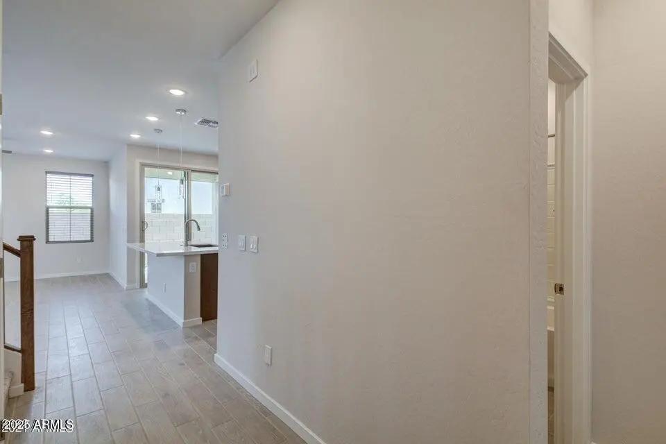 Real Estate Picture 4