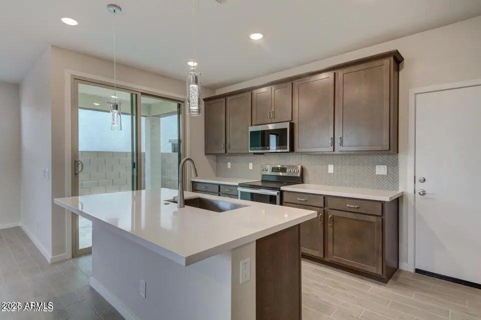 Real Estate Picture 5