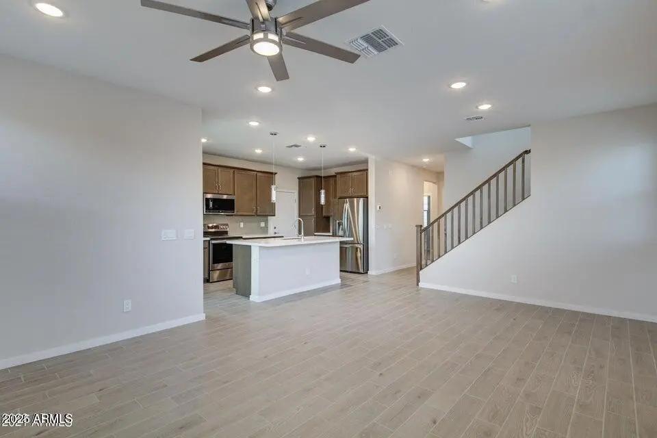 Real Estate Picture 12